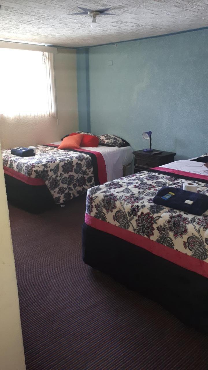Hotel Kasa Kamelot 2 Кетцалтенанго Екстериор снимка