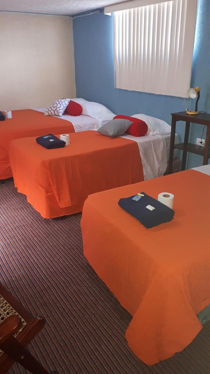 Hotel Kasa Kamelot 2 Кетцалтенанго Екстериор снимка