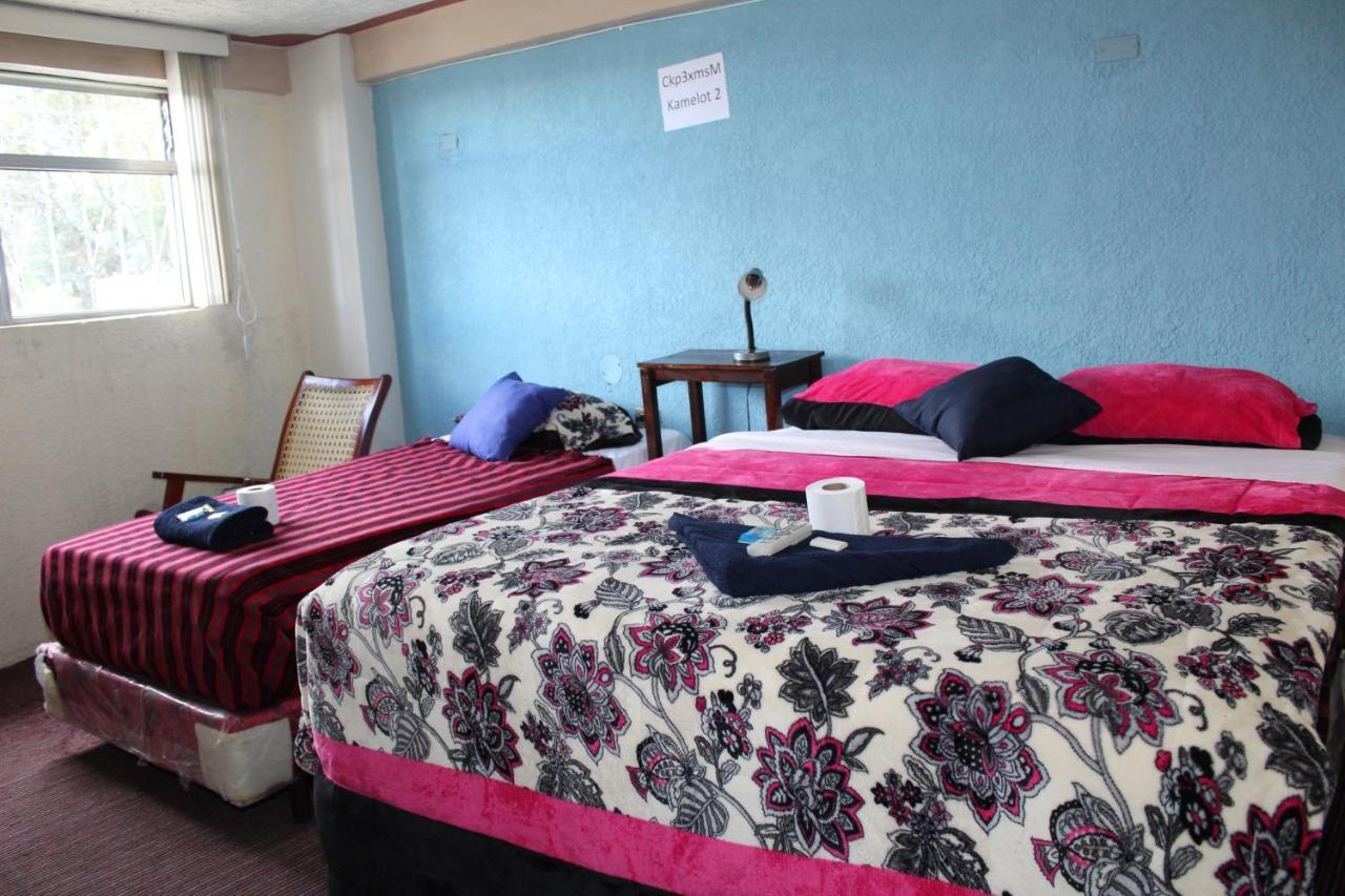 Hotel Kasa Kamelot 2 Кетцалтенанго Екстериор снимка