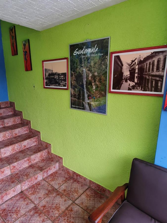 Hotel Kasa Kamelot 2 Кетцалтенанго Екстериор снимка
