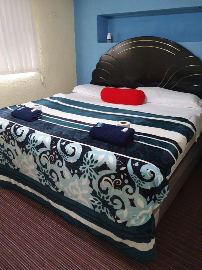 Hotel Kasa Kamelot 2 Кетцалтенанго Екстериор снимка